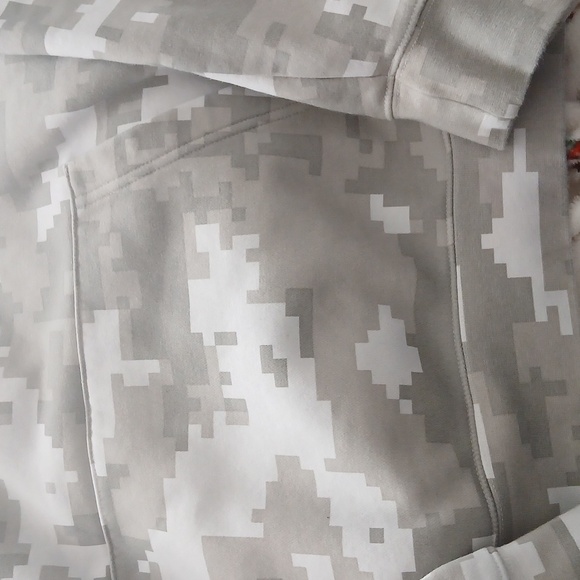 Nike Camo Hoodie with Saints Logo - Picture 5 of 7